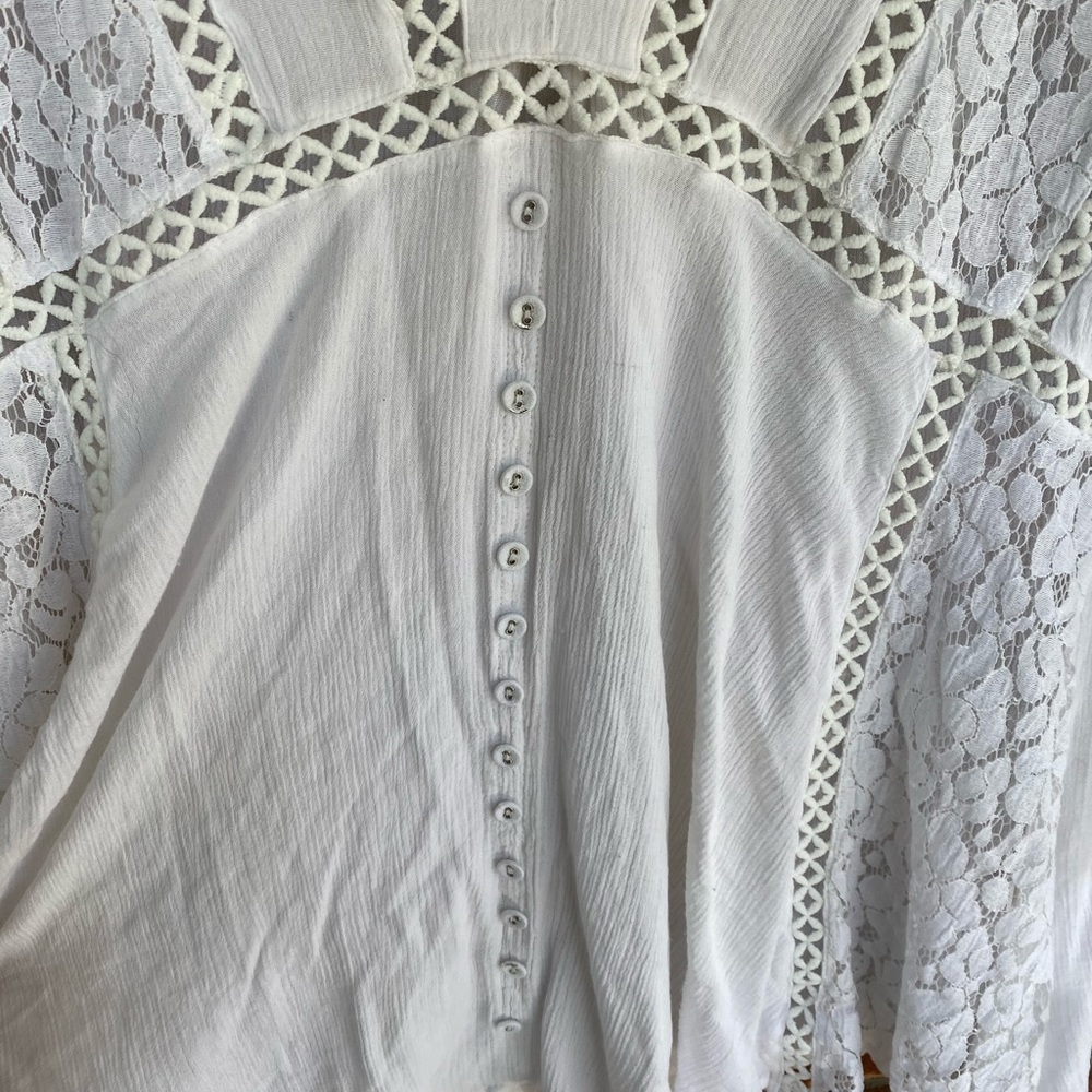 Reverse 3/4 sleeve white lace blouse top - Picture 3 of 4